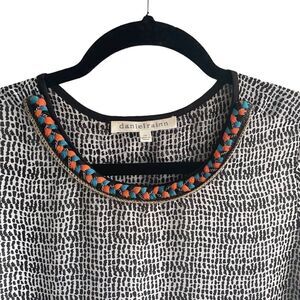 DANIEL RAINN Short Sleeve Embellished Blouse Black White XS